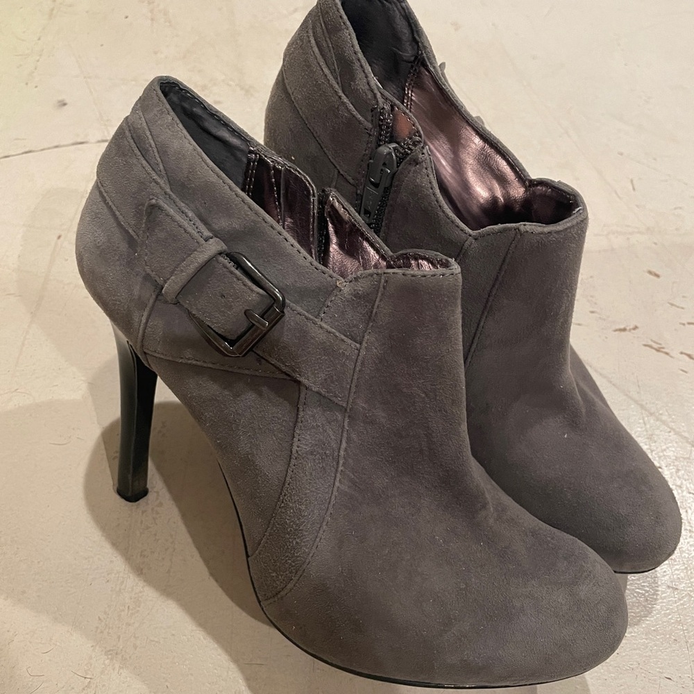 Chic Gray Suede Heeled Booties
